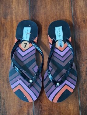 Kate Spade Chevron Pattern Flip Flops in Purple & Orange Size 7